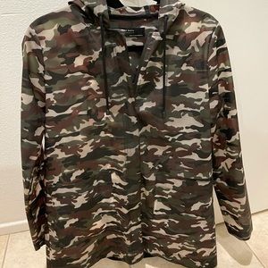 ZARA Camo windbreaker / raincoat / jacket / hoodie